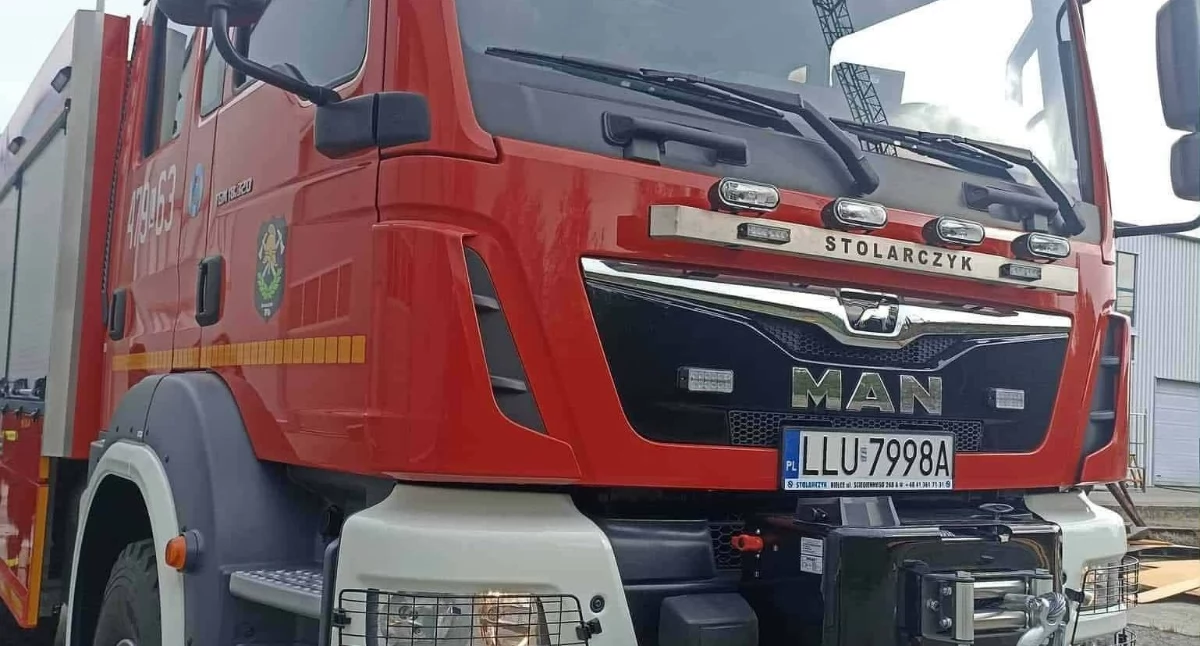 Ogień pochłonął dorobek w Trzebieszowie. Strażacy walczyli z żywiołem