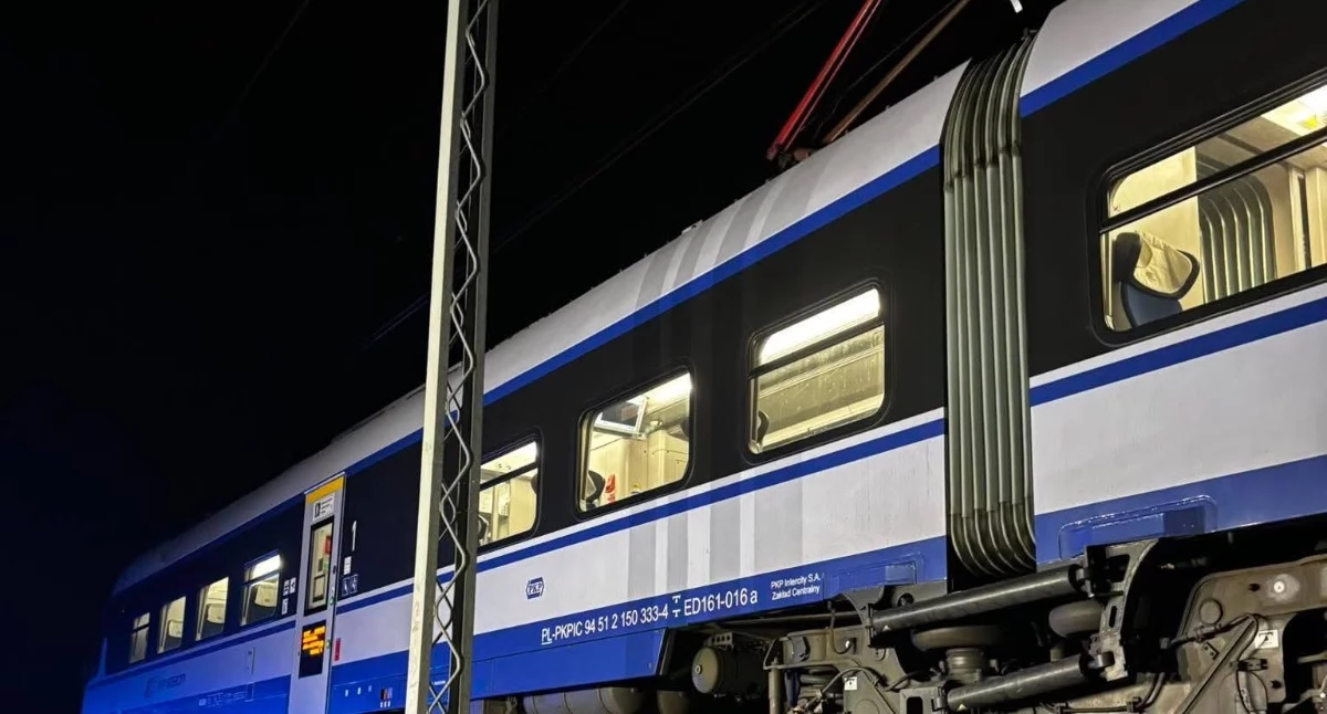 Tragiczny wypadek niedaleko Łukowa. Pociąg Intercity śmiertelnie potrącił człowieka 