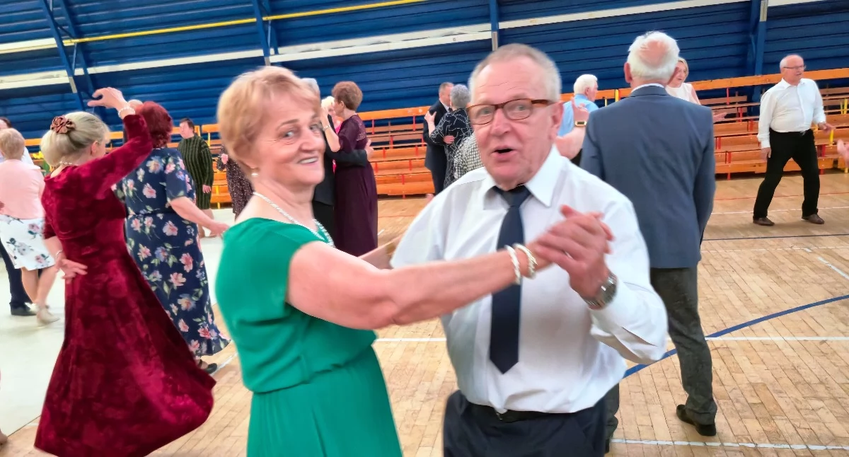 Taneczny wieczór pełen uśmiechu. Łukowscy seniorzy bawili się na Miejskiej Potańcówce!