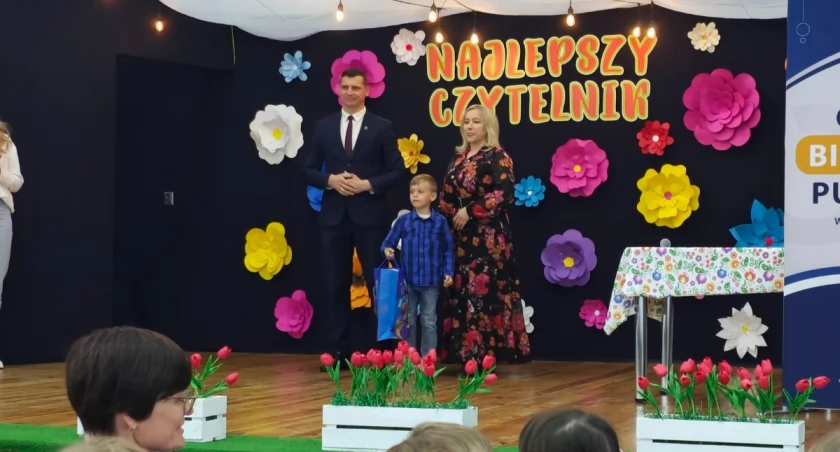 Młodzi zaczytani. W Trzebieszowie wybrano Najlepszych Czytelników Roku!