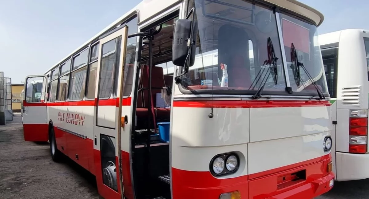 Zabytkowy autobus PKS w paradzie motocyklowej Bears Riders Łuków!