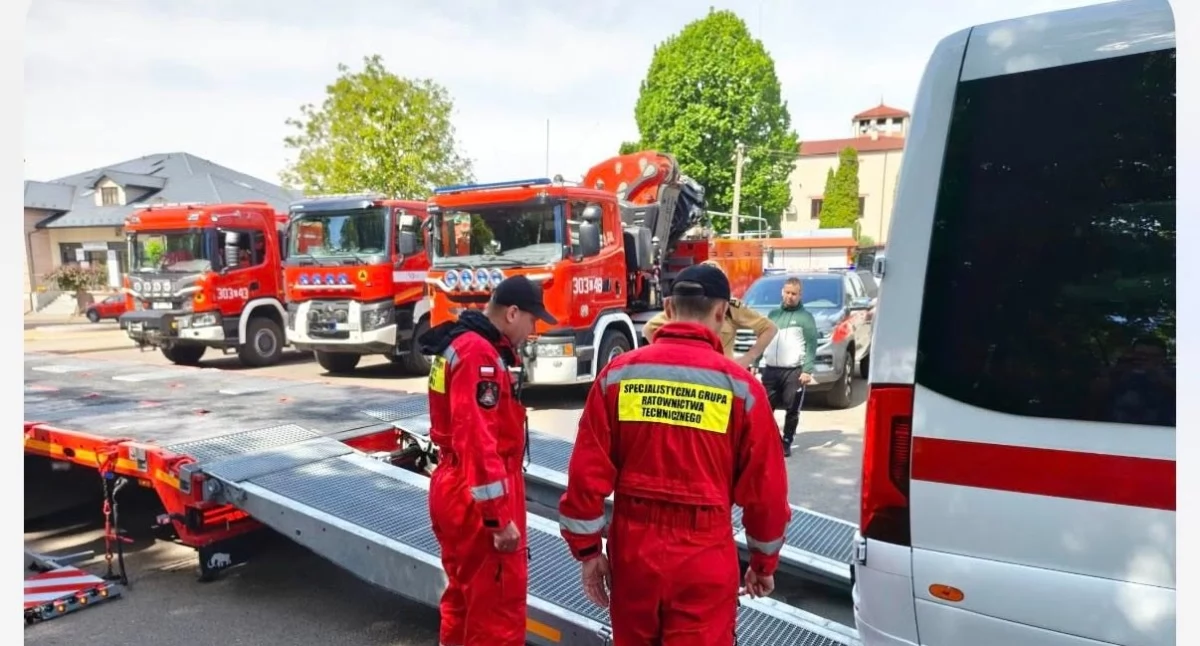 Awaria autobusu ze strażakami w Kobiałkach Starych