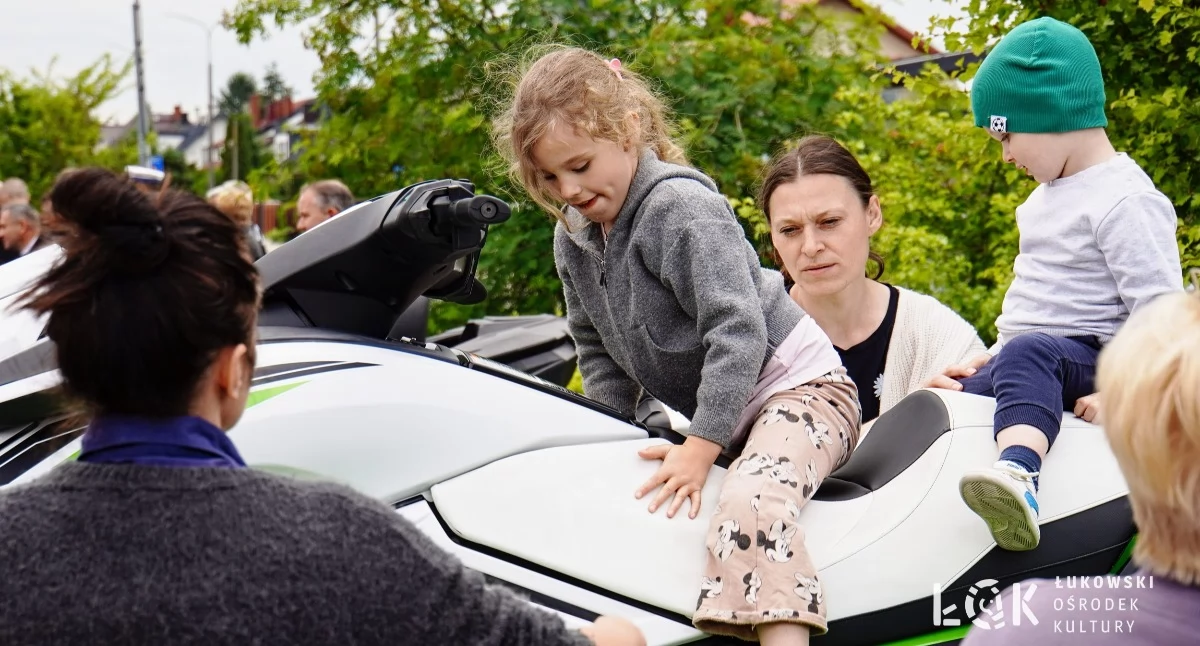 Dzień Dziecka w Łukowie przemienił parking w kolorowe miasteczko zabaw (DUŻO ZDJĘĆ)
