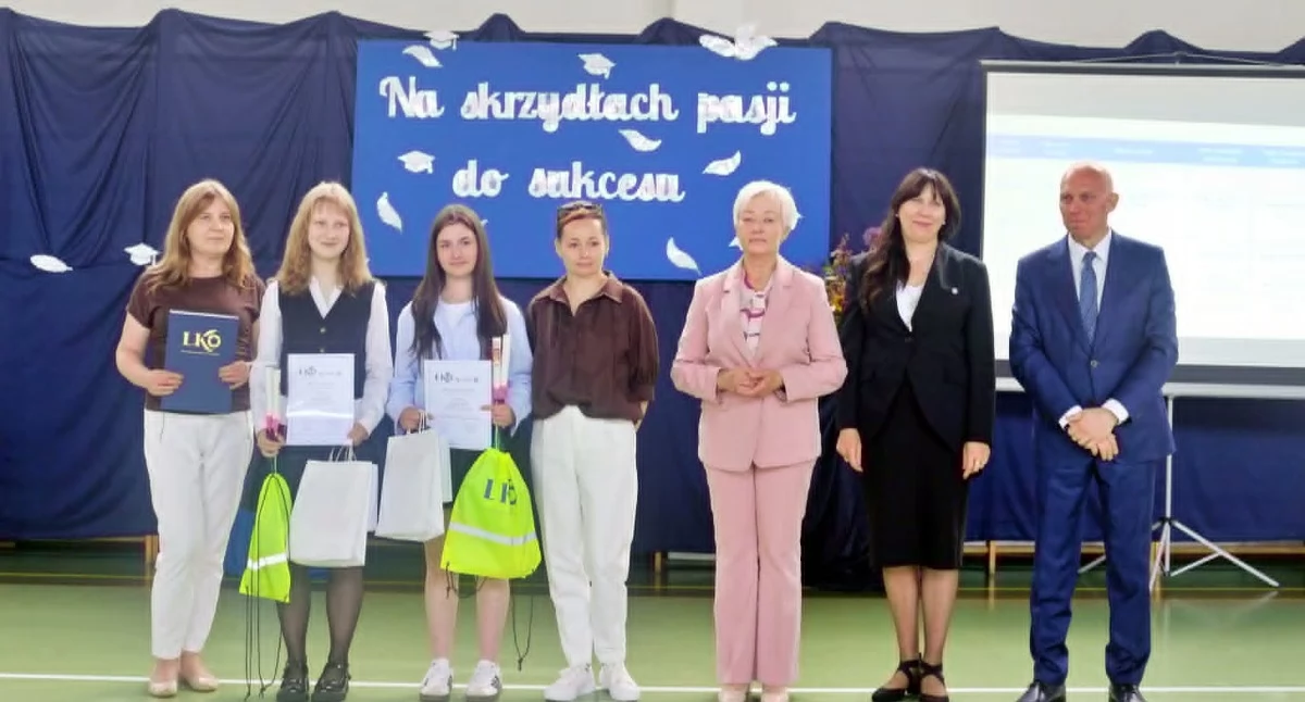 Konkurs kuratoryjny Ogarnij Zdrowie: Sukces uczennic z Huty Dąbrowy