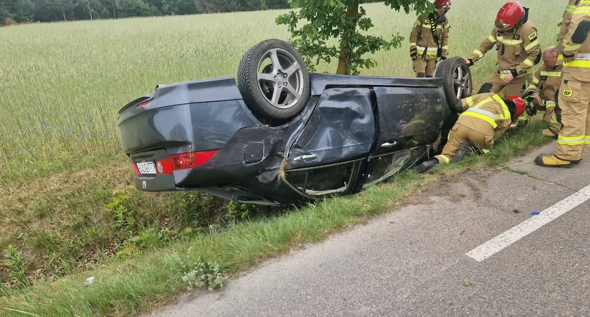 Auto dachowało na trasie Stanin–Krzywda. Pijana kobieta za kierownicą hondy! 