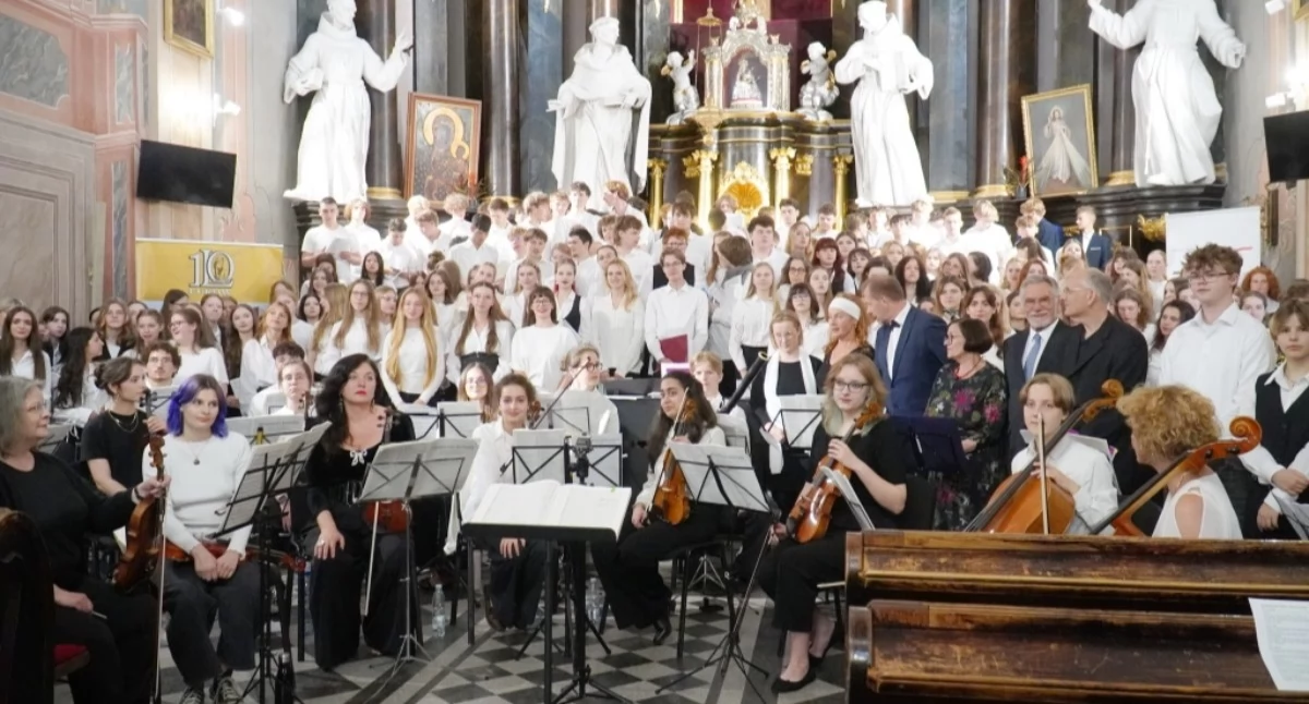 Niezwykłe widowisko w kościele Podwyższenia Krzyża Świętego! (WIDEO)