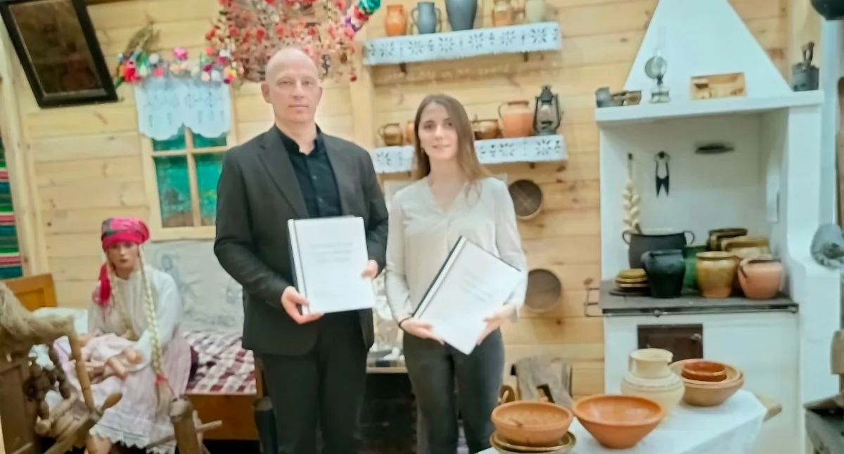Legendy Ziemi Łukowskiej po angielsku. Wyjątkowy dar dla muzeum