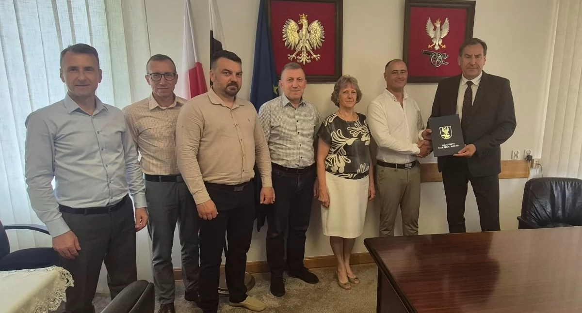 Remont szkoły w Kisielsku i nowa kotłownia. Gmina podpisała umowę