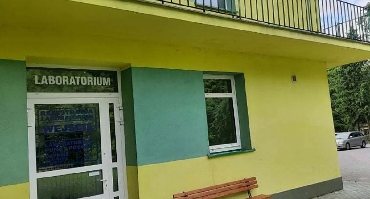 Ponad 650 tysięcy badań w rok i wielkie cięcia. Co naprawdę dzieje się w laboratorium w Łukowie?