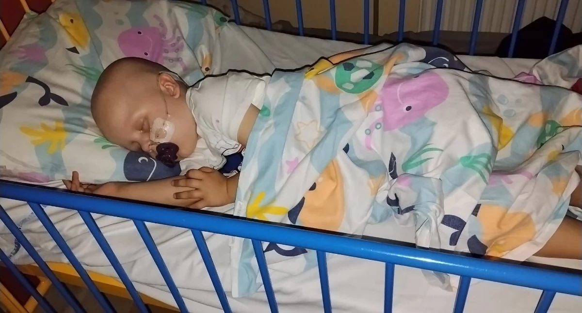 Dramatyczna walka o życie niespełna trzyletniego Antosia. Maluch przeszedł operację. 