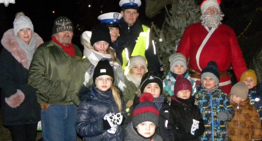 Na łukowskich policjantów można liczyć. Pomogli Mikołajowi w poważnym kłopocie 