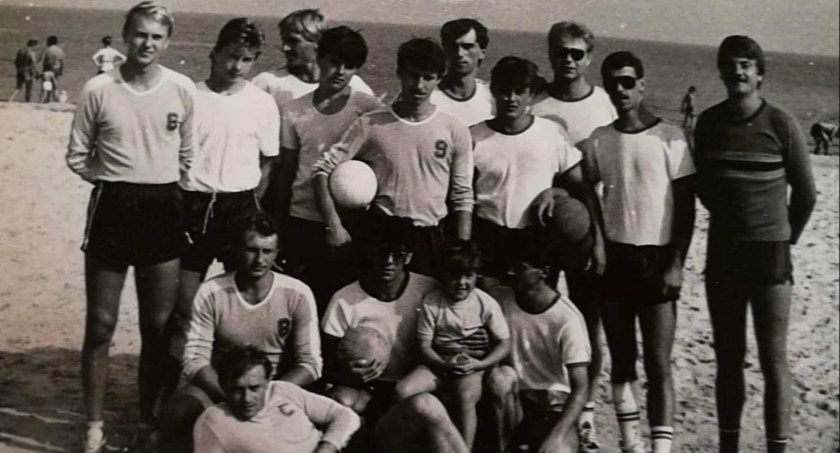 Fantastyczne zdjęcia z obozu piłkarskiego 1987. Czy to Cezary Kucharski i Grzegorz Rzymowski? 