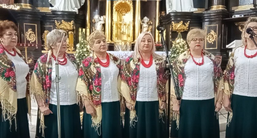 Koncert Kolęd w gminie Łuków. Występ zespołu 