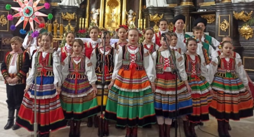 Zespół Pieśni i Tańca Jata. Piękny występ pod czas koncertu 