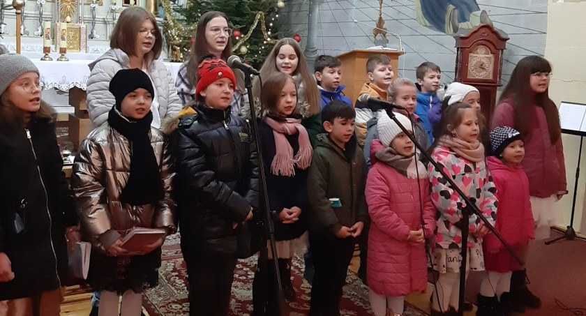 Koncert Kolęd w Zofiborze. Występ Scholii z parafii św. Zofii 