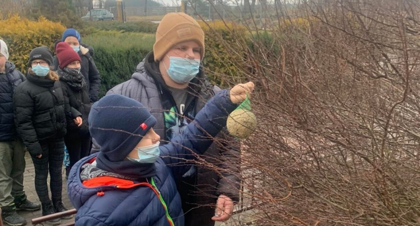 Uczniowie z Sarnowa dbają o ptaki 