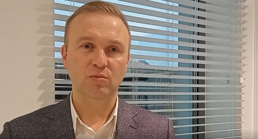 Rondo na feralnym skrzyżowaniu. Kierowcy z gminy Adamów odetchną. Nie tylko oni (WIDEO)