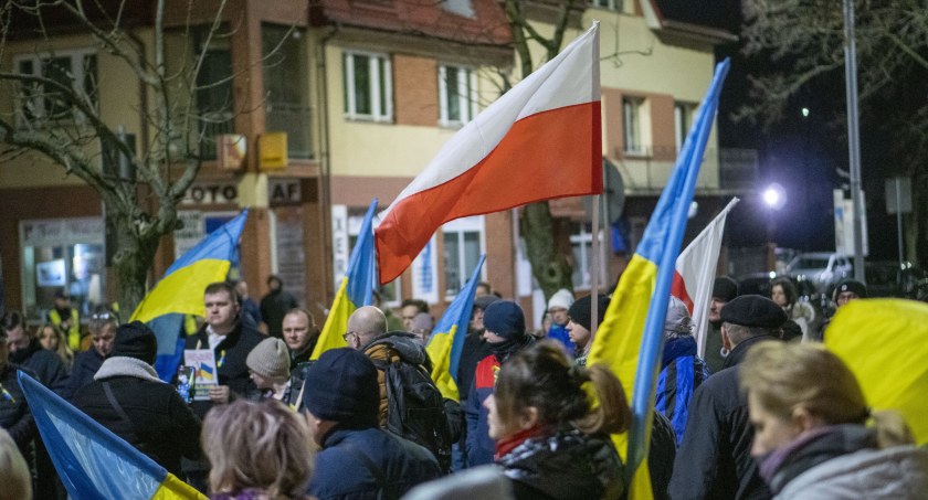 Łuków solidarny z Ukrainą. Modlitwa, pamięć, znicze (WIDEO + ZDJĘCIA) 