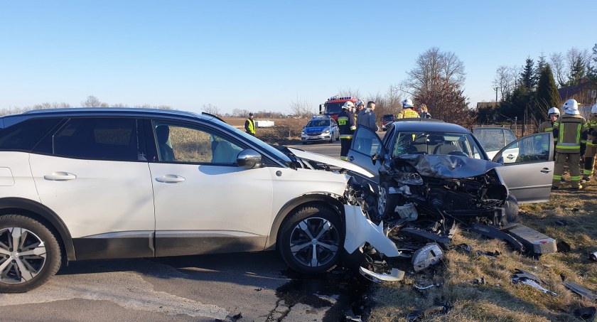 Cztery osoby ranne po czołówce w Baczkowie 