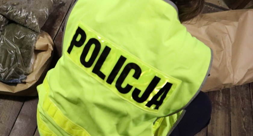 Kradzież portfela i akt wandalizmu. Niestety wciąż pijani kierowcy 
