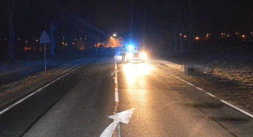 Śmierć na drodze. Kierowca uciekł. Jest poszukiwany 