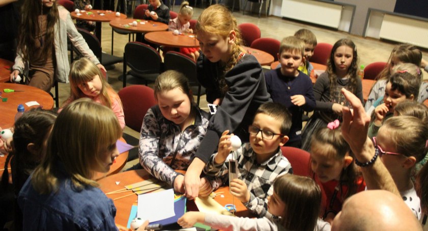 Warsztaty „Budowa lalki teatralnej” w ŁOK (ZDJĘCIA)