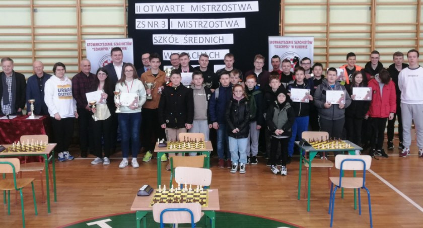 Szymon i Alicja mistrzami szachownicy 