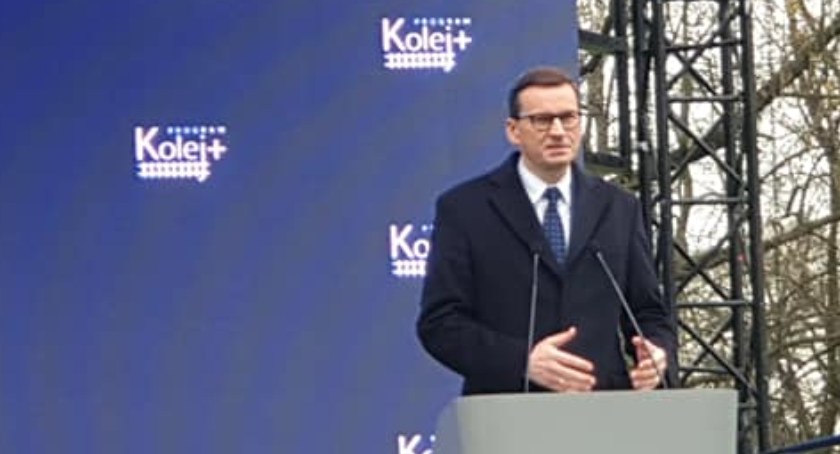 Premier Morawiecki ogłosił. Linia kolejowa Łuków - Lublin zostanie zelektryfikowana (WIDEO)