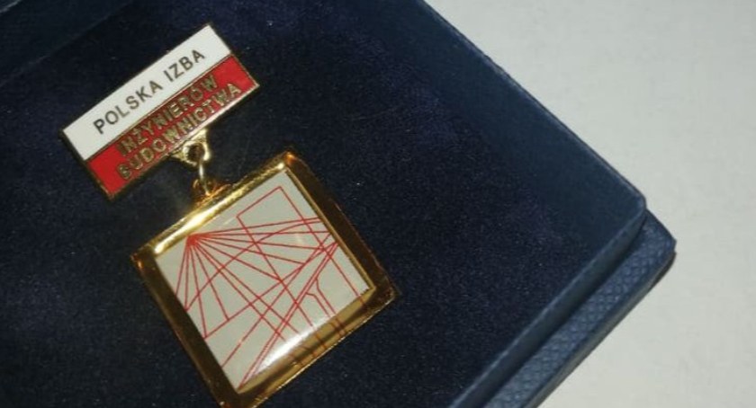 Odznaczenie dla prezesa Bogdana Kucharskiego z firmy Drogbud