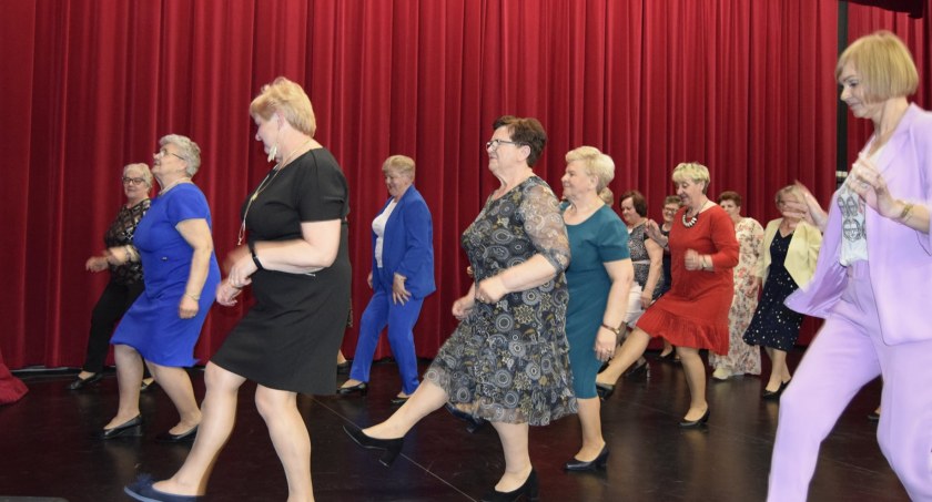 W Seniorach jest moc. W gminie Stoczek bawili się na balu 
