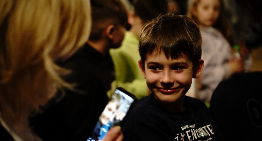 Niedziela z teatrem: Malowany piaskiem „Mały książę” (GALERIA)