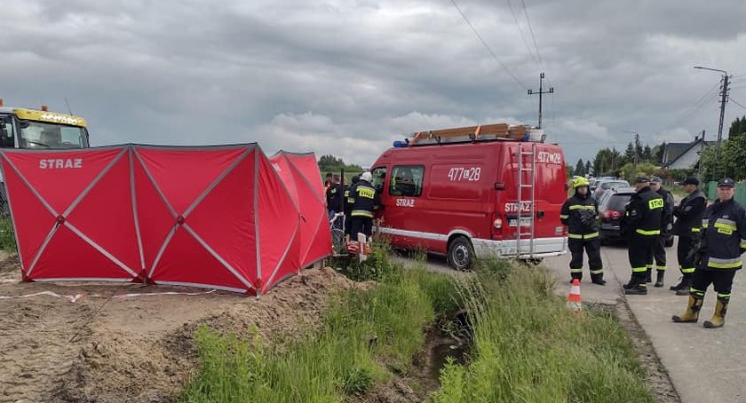 Śmierć na budowie w Łazach. Mężczyzna porażony prądem. Operator uciekł (ZDJĘCIA + WIDEO)