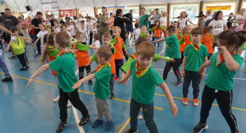 Przedszkoliada 2022 w Łukowie. Zabawa i intergracja (WIDEO + ZDJĘCIA)
