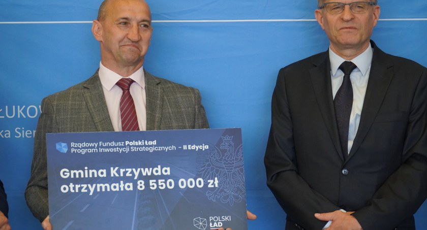 8,5 mln zł dla gminy Krzywda. Wszystko idzie w drogi 