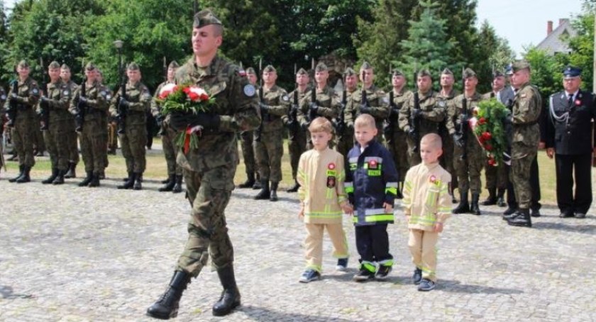 W Staninie z inicjatywy ks. proboszcza Zygmunta Głębickiego uczczono powstańców styczniowych (ZDJĘCIA)