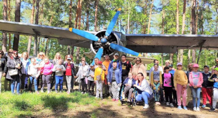 Dzieci z Zespołu Placówek odwiedziły ZOO w Warszawie i krainie bajek (ZDJĘCIA)