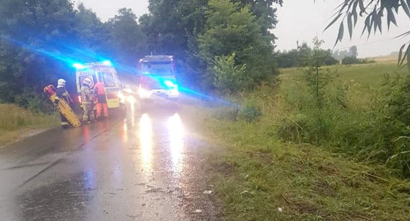 Młoda kobieta z powiatu łukowskiego dachowała bmw