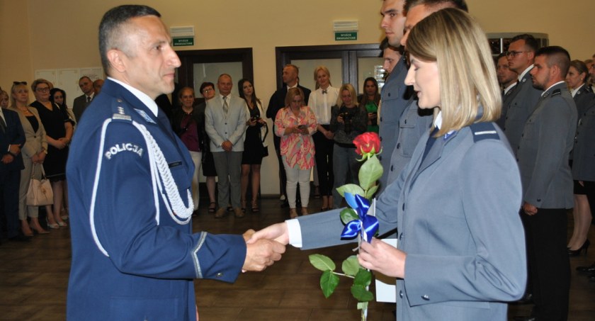 Święto policji i awanse dla 74 funkcjonariuszy 