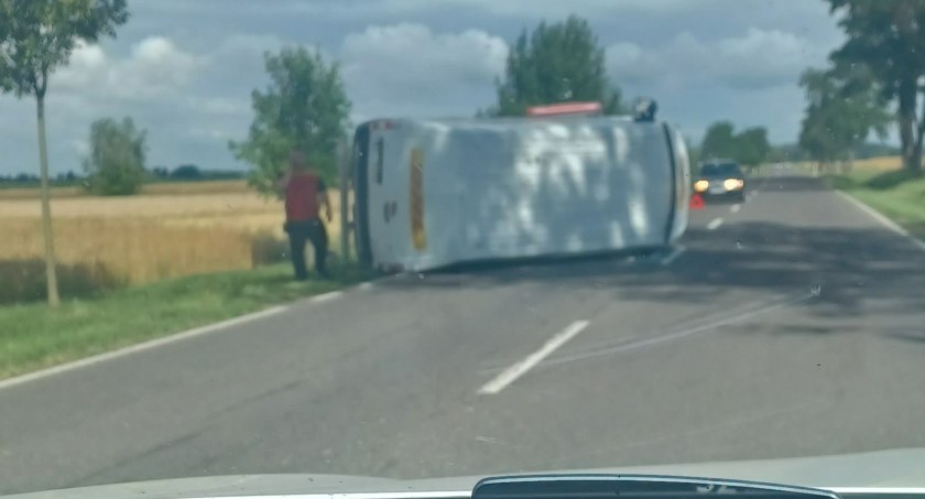 Bus na boku. Utrudnienia na trasie Łuków - Radzyń 