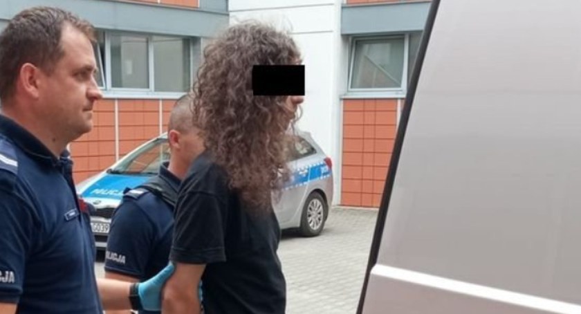 Krwawa bójka. Jeden wyjął nóż. Dwie osoby w szpitalu 