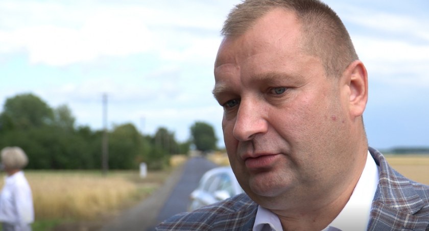 STANIN.  Mieszkańcy mają nowy i równy asfalt. Droga w Kierzkowie po remoncie