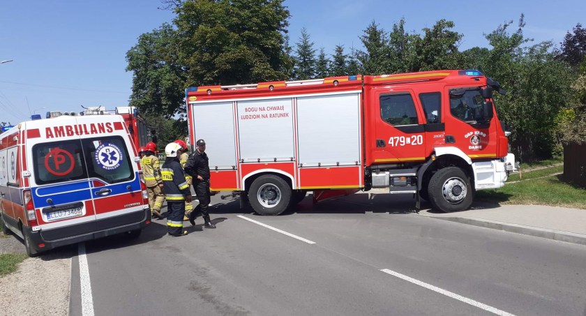 Wypadek w Dąbiu. Ranny rowerzysta trafił do szpitala (ZDJECIA)