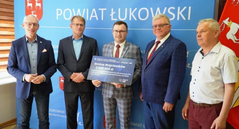 Gmina Wojcieszków otrzymała 2 mln zł dofinansowania na wyposażenie i modernizację dwóch świetlic (WIDEO)