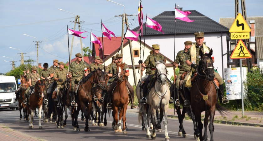 Konna pielgrzymka do Tronu Maryi zatrzymała się w Tuchowiczu (ZDJĘCIA) 