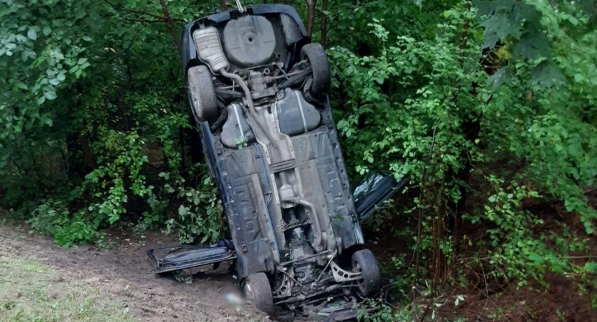Chciał ominąć sarnę. Cztery osoby w szpitalu 