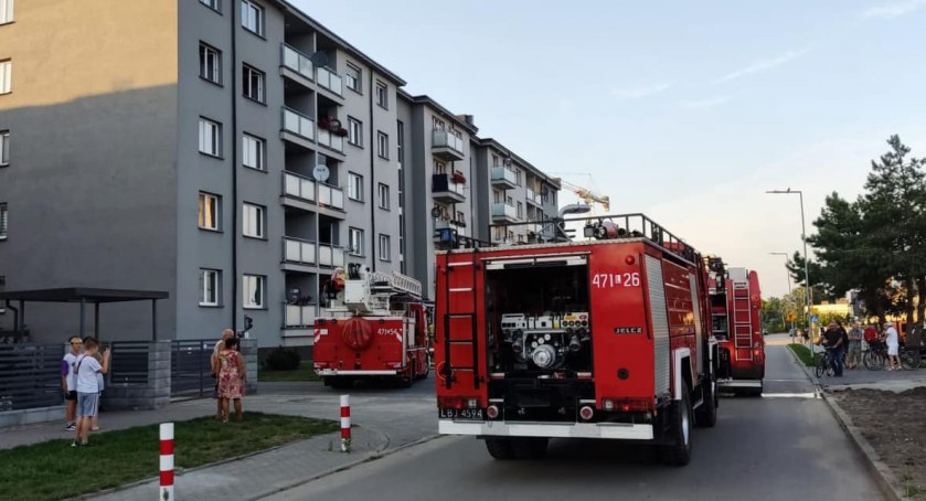 Pożar mieszkania na Brzóski w Łukowie (ZDJĘCIA)