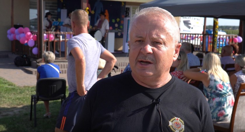W Sarnowie na pikniku rodzinnym mieszkańcy pomagali Poli i Neli 