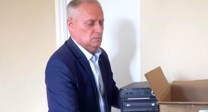 Nowe komputery dla Urzędu Gminy w Serokomli 