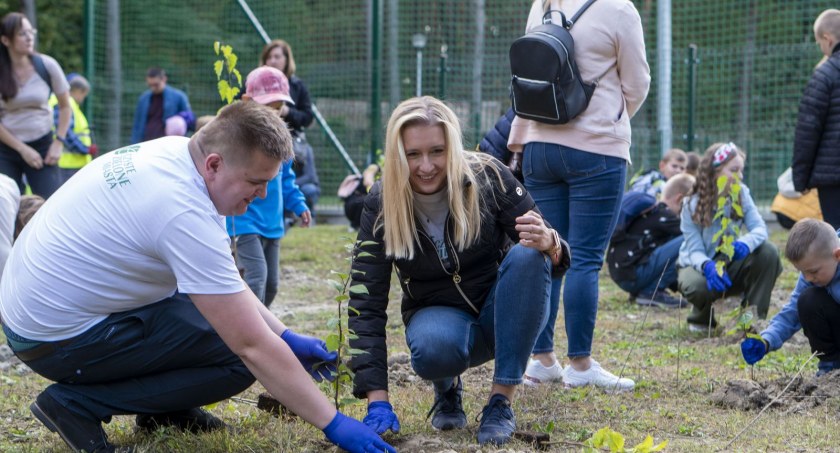 Wielkie sadzenie drzew w Łukowie. Relacja Polsat News (GALERIA)