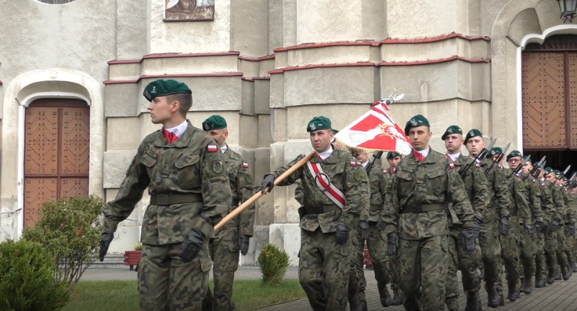 83. rocznica ostatniej bitwy kampanii 1939 roku. Piknik wojskowy w Woli Gułowskiej (WIDEO)